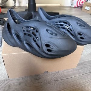 Yeezy foam runners onyx